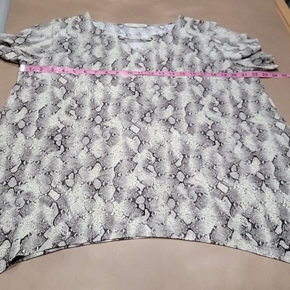 Above and Beyond White/Grey Floaty Short Sleeve Sz 2x - Picture 6 of 12